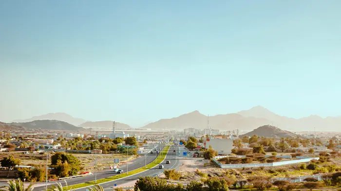 Fujairah, la citta' e le montagne Hajar sulla costa orientale degli Emirati