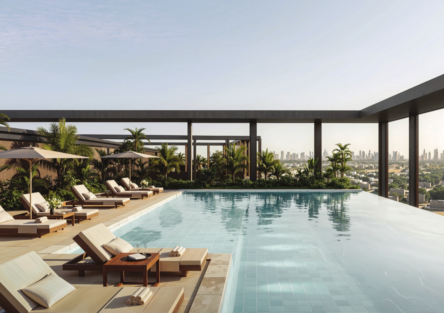 Piscina rooftop con vista sullo skyline di Dubai